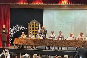 اگر مردم نبودند چه کسی در برابر عراق و تحریم می ایستاد/ کسانی که از مذاکره میترسند خودشان را باور ندارند