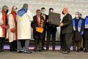 احمدی نژاد دکترا گرفت/ ببینید 
