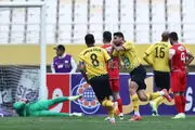لیموچی دروازه پرسپولیس را به توپ بسته/ گل زودهنگامی که قرمزها خوردند