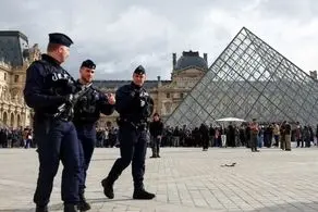 ۴ مظنون سرقت از موزه لوور به دام افتادند 