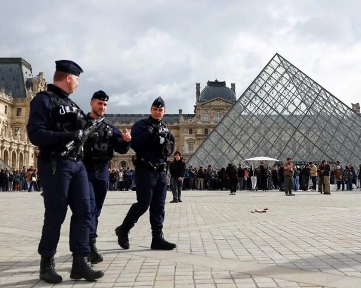 ۴ مظنون سرقت از موزه لوور به دام افتادند 