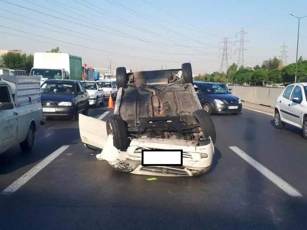 واژگونی سواری لیفان در بزرگراه آزادگان