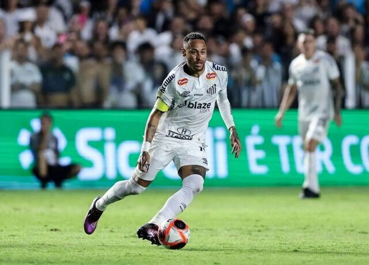 لباس جنجالی نیمار در رختکن سانتوس + عکس