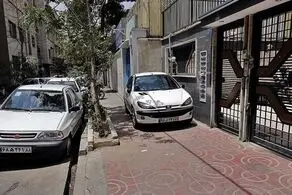 آیا پارک خودرو جلو درب منزل جرم است؟