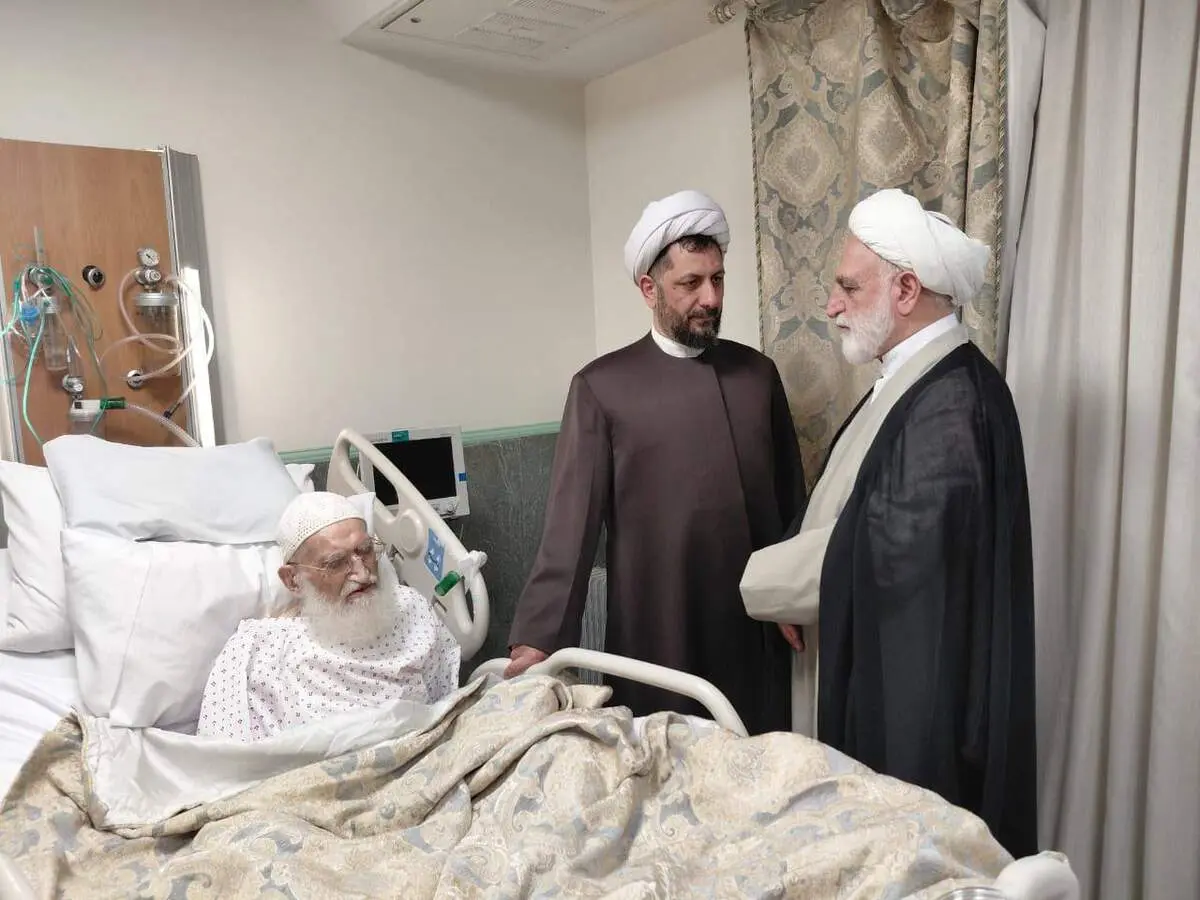 عیادت حجت‌الاسلام محسنی اژه‌ای از آیت‌الله نوری همدانی
