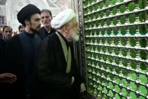 حضور مهدی کروبی در حرم امام (ره)