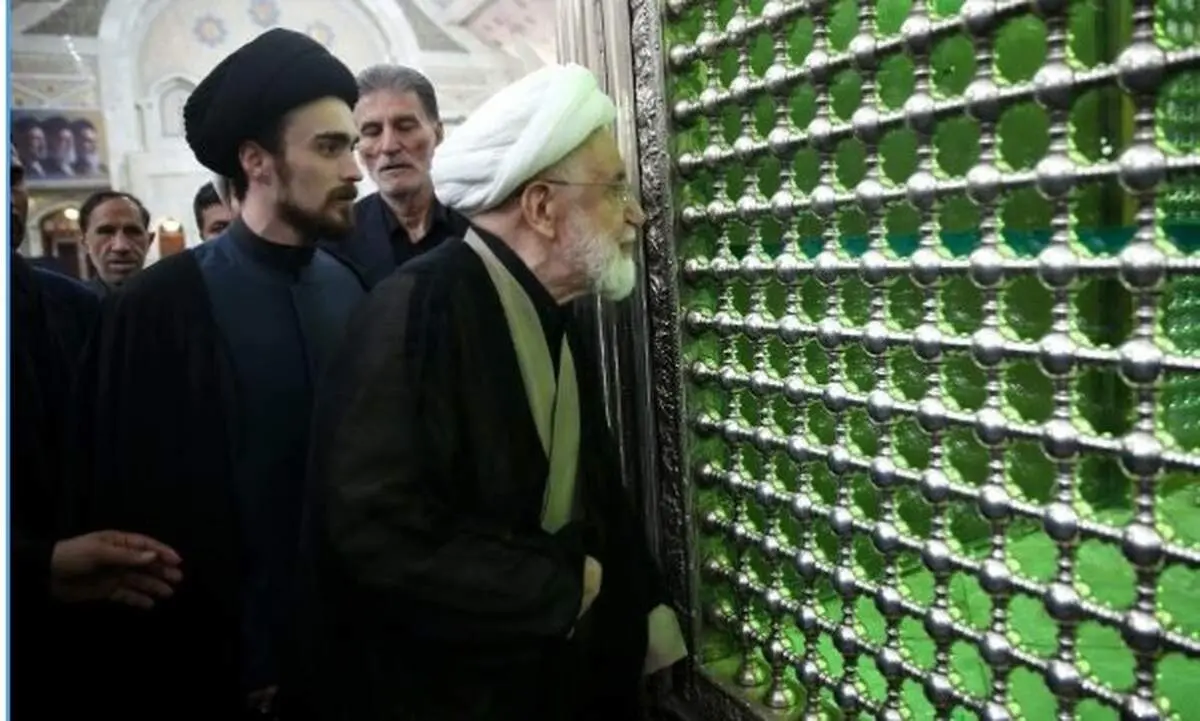 حضور مهدی کروبی در حرم امام (ره)