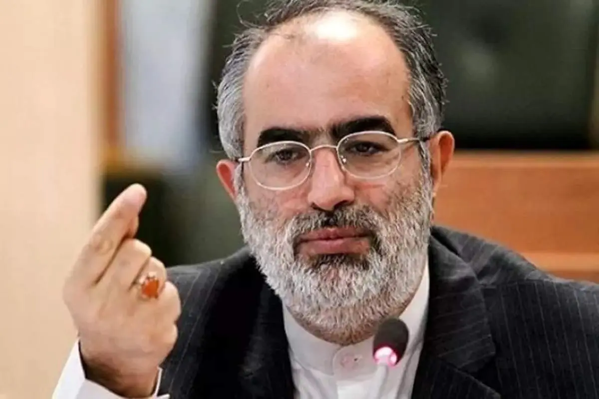 حسام الدین آشنا: دلار زداییتان را دیدیم حالا به ریال زدایی افتادهاید