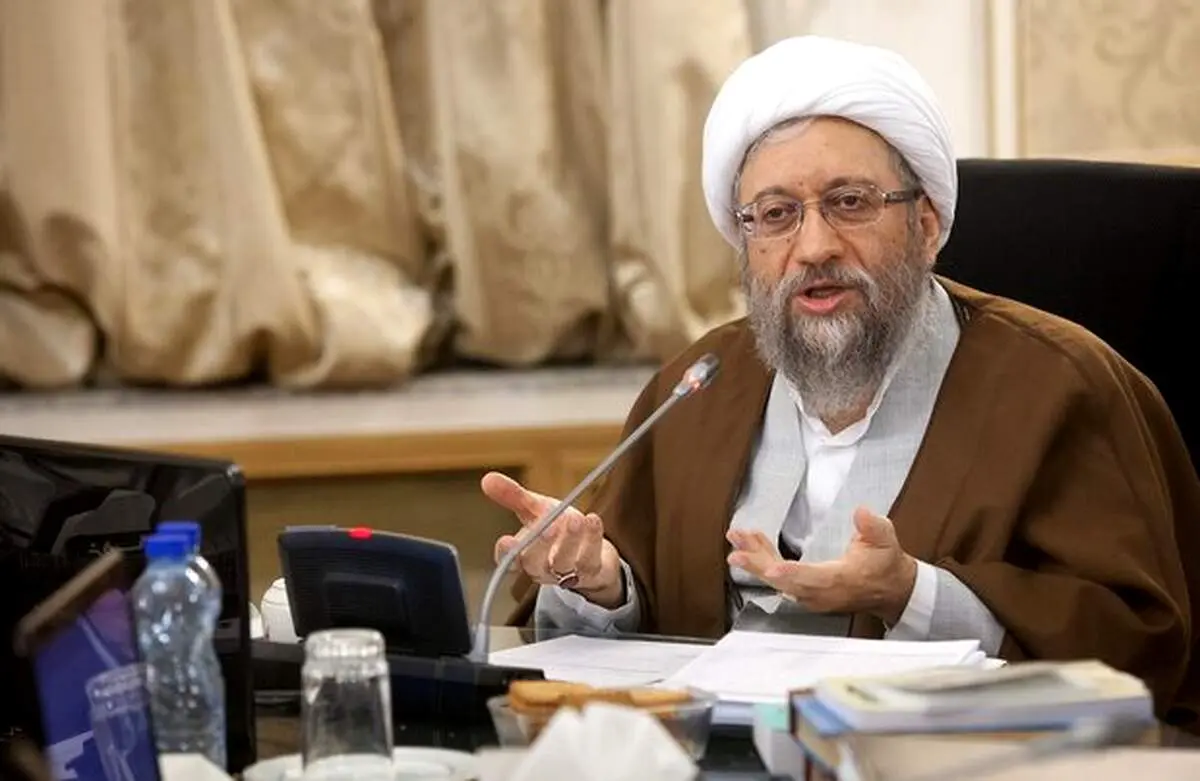 آملی لاریجانی: کسی که ردای پیغمبر پوشیده است باید دروغ بگوید؟ 