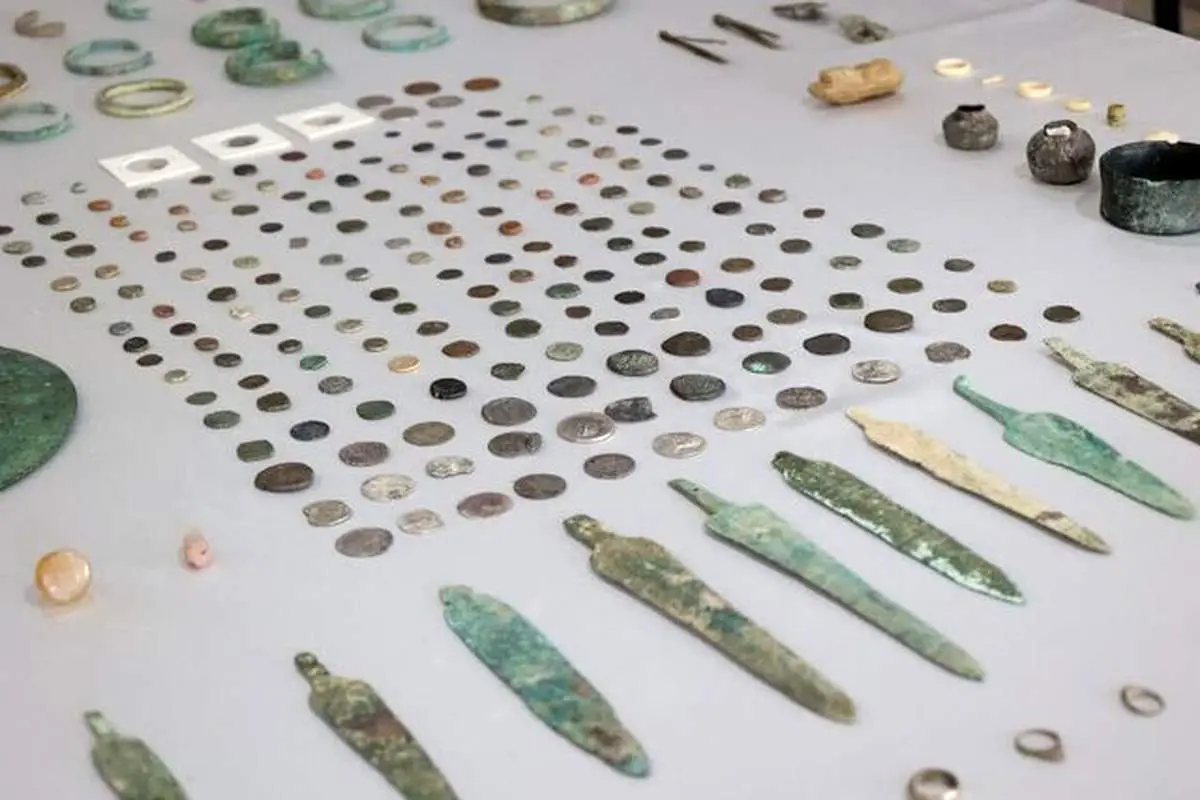 ماجرای کشف ۴۰۰ قلم عتیقه‌ قیمتی در سنندج