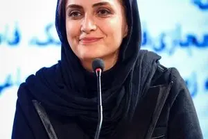 الناز ملک با تیپ ساده و مشکی در دومین روز جشنواره فیلم فجر/ تصاویر