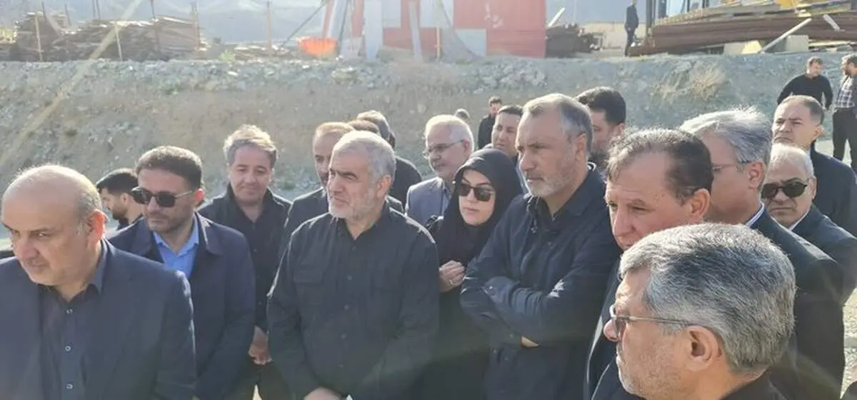 اعضای کمیسیون عمران از پل B1 بازدید کردند 