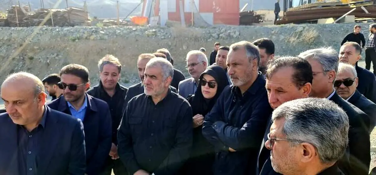 اعضای کمیسیون عمران از پل B1 بازدید کردند 