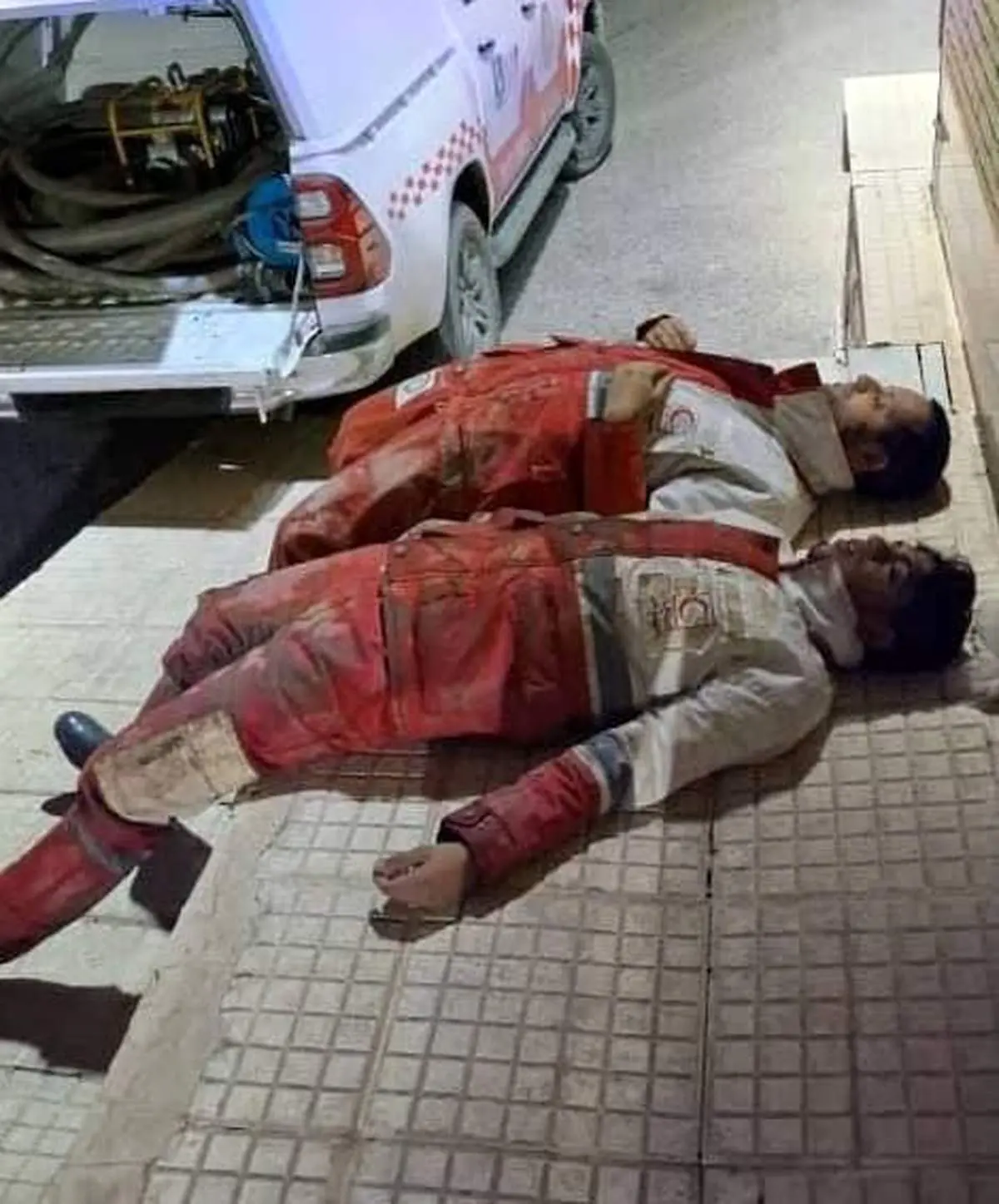 قهرمانان بی‌صدا، سرمایه‌های اجتماعی