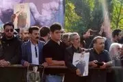 یار قدیمی گلپا در مراسم تشییع رفیقش/ فیلم
