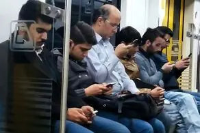 باورتان می شود آن دختر کوچولوی دست فروش مترو بعد چند سال تبدیل به یک مدل زیبا شده/ عکس
