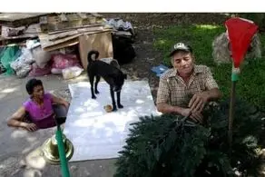 22 سال زندگی عاشقانه در فاضلاب شهری این زوج عجیب +عکس