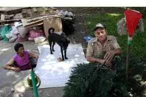 22 سال زندگی عاشقانه در فاضلاب شهری این زوج عجیب +عکس