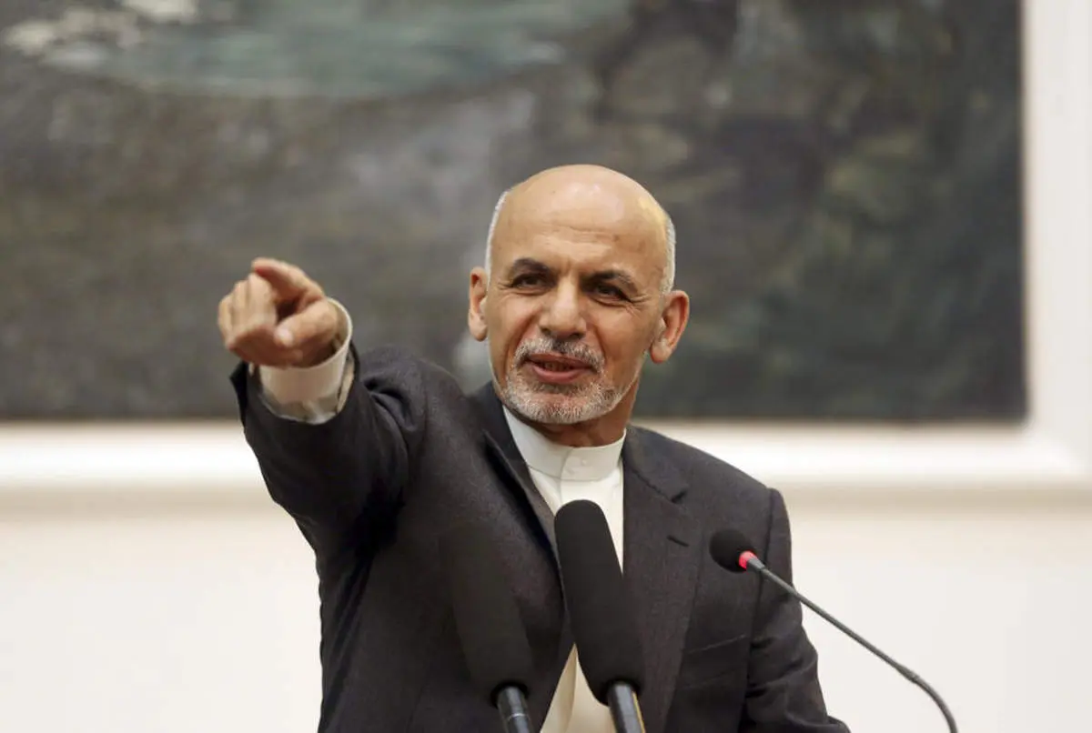 رئیس جمهور فراری با برادرش آفتابی شد + عکس