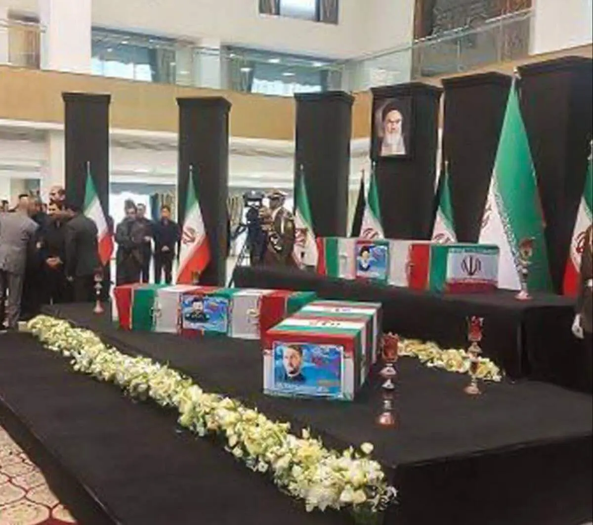 ادای احترام ۹۰ تن از مقامات کشورها به شهید رئیسی