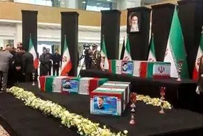 حجت الاسلام سید مصطفی خامنه‌ای فرزند ارشد رهبر انقلاب در مراسم تدفین رئیسی/ عکس
