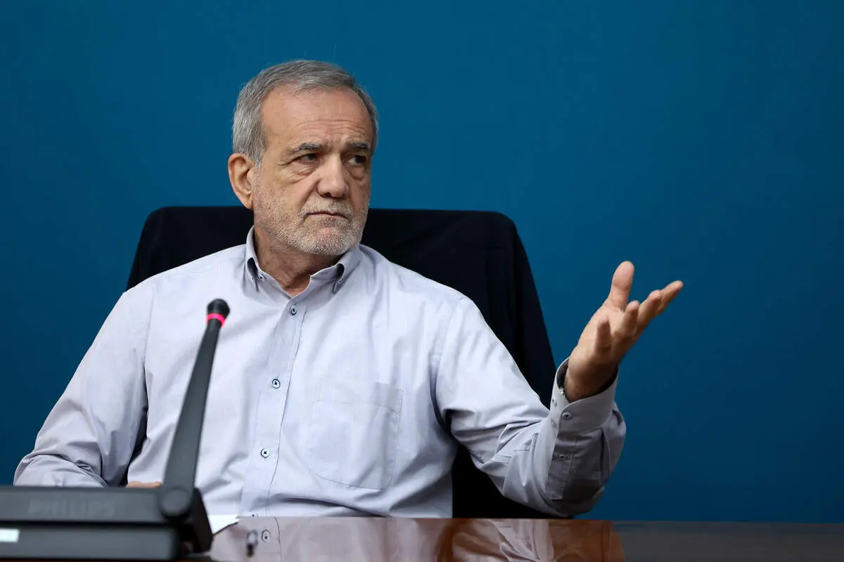 دولت با وجود بدهی‌ها و مشکلات به‌جامانده از گذشته روند توسعه را متوقف نکرده است