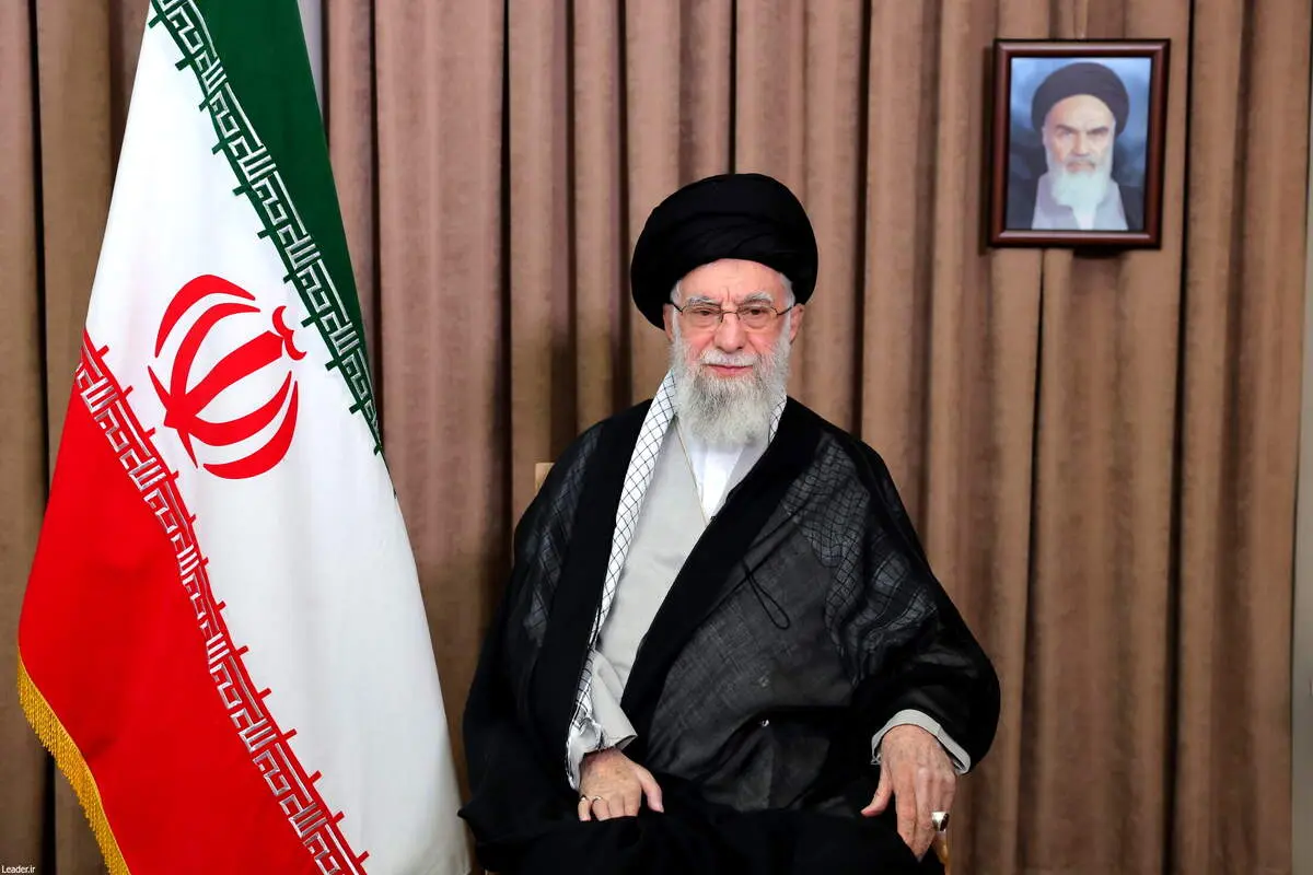 رهبر معظم انقلاب: نیروهای مسلح، رژیم رذل صهیونی را بیچاره خواهند کرد/ آنها فکر نکنند که زدند و تمام شد