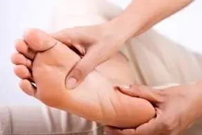 این دختر هیچ گونه دردی را احساس نمی کند+ عکس