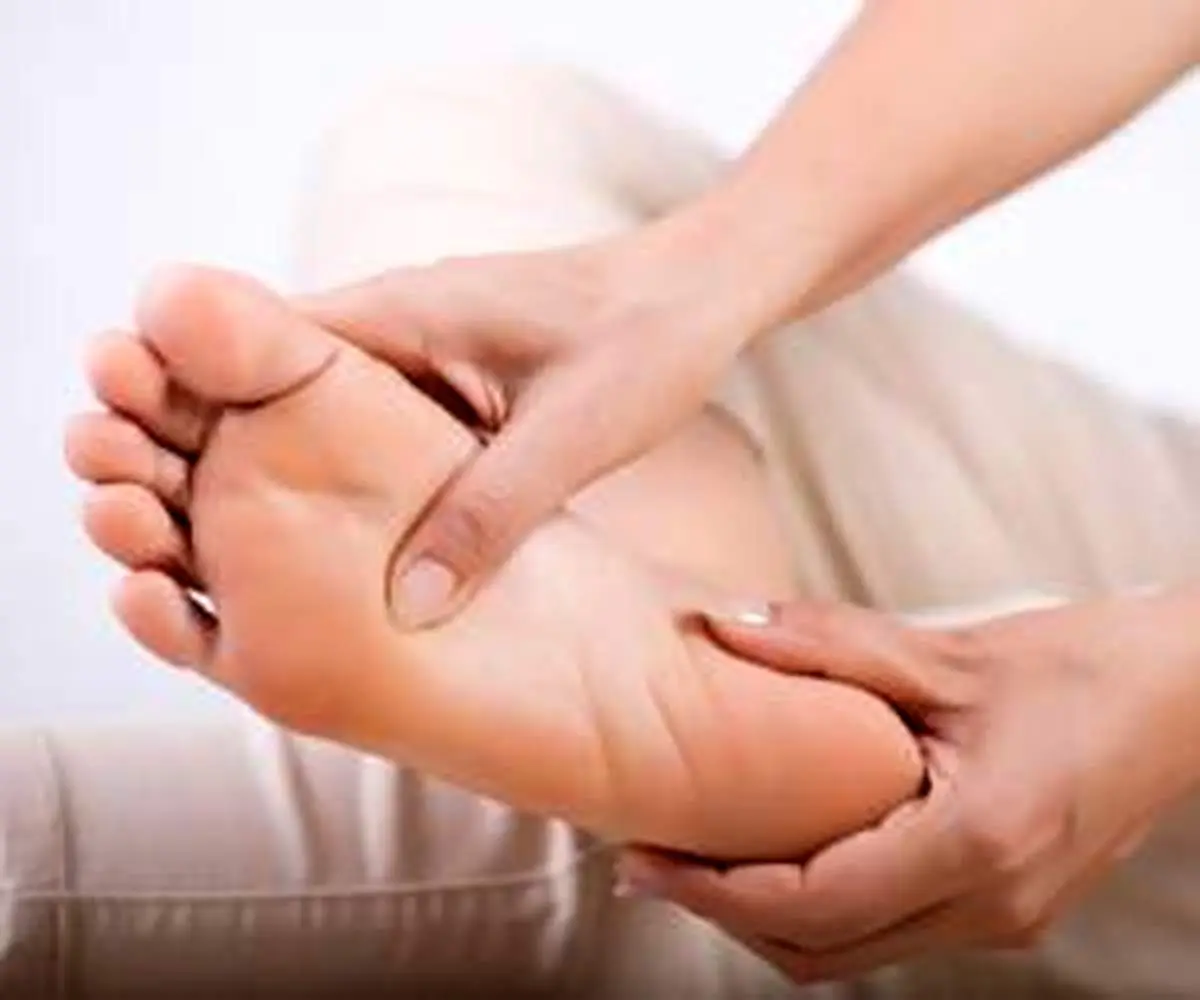 این دختر هیچ گونه دردی را احساس نمی کند+ عکس