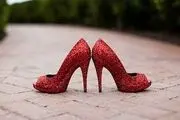 جراحی وحشتناک و چندش آور پاشنه بلند کردن پای زنان/ عکس

