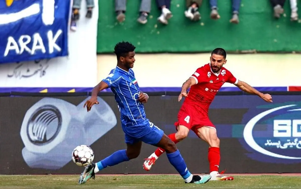 نیمه اول شهرآورد ۱۰۶ با تساوی تمام شد/ حواشی بازی