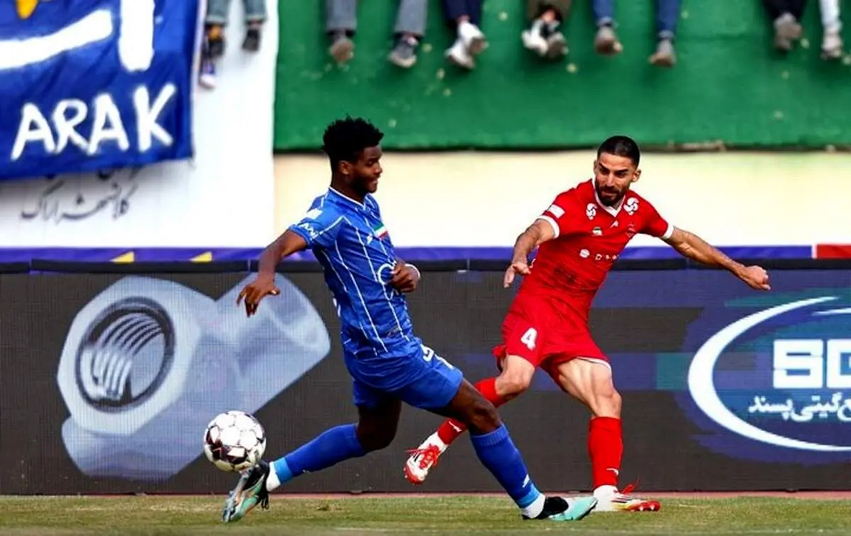 نیمه اول شهرآورد ۱۰۶ با تساوی تمام شد/ حواشی بازی