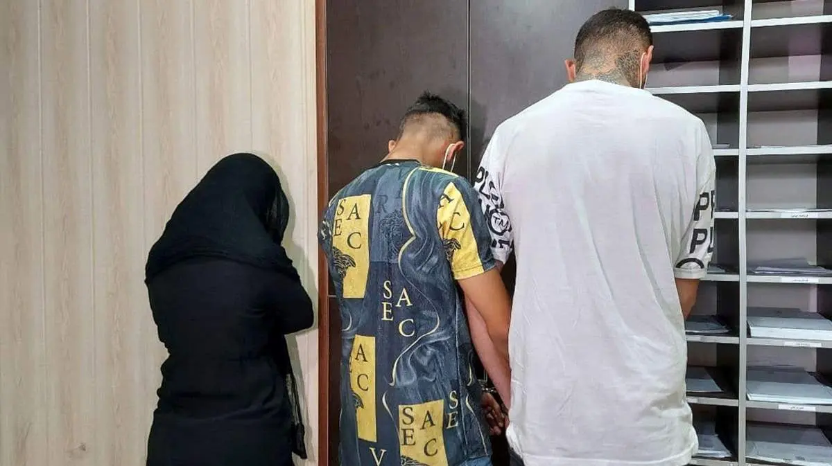 مشروب خوری دختر 16 ساله با دوست پسرش در مشهد/ پلیس سر رسید