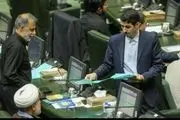 ادامه پس لرزه‌های توزیع شبنامه در مجلس و در روز روشن!