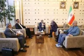 چه کسانی برای استقبال احمدی نژاد به فرودگاه امام خمینی رفتند؟ + عکس 