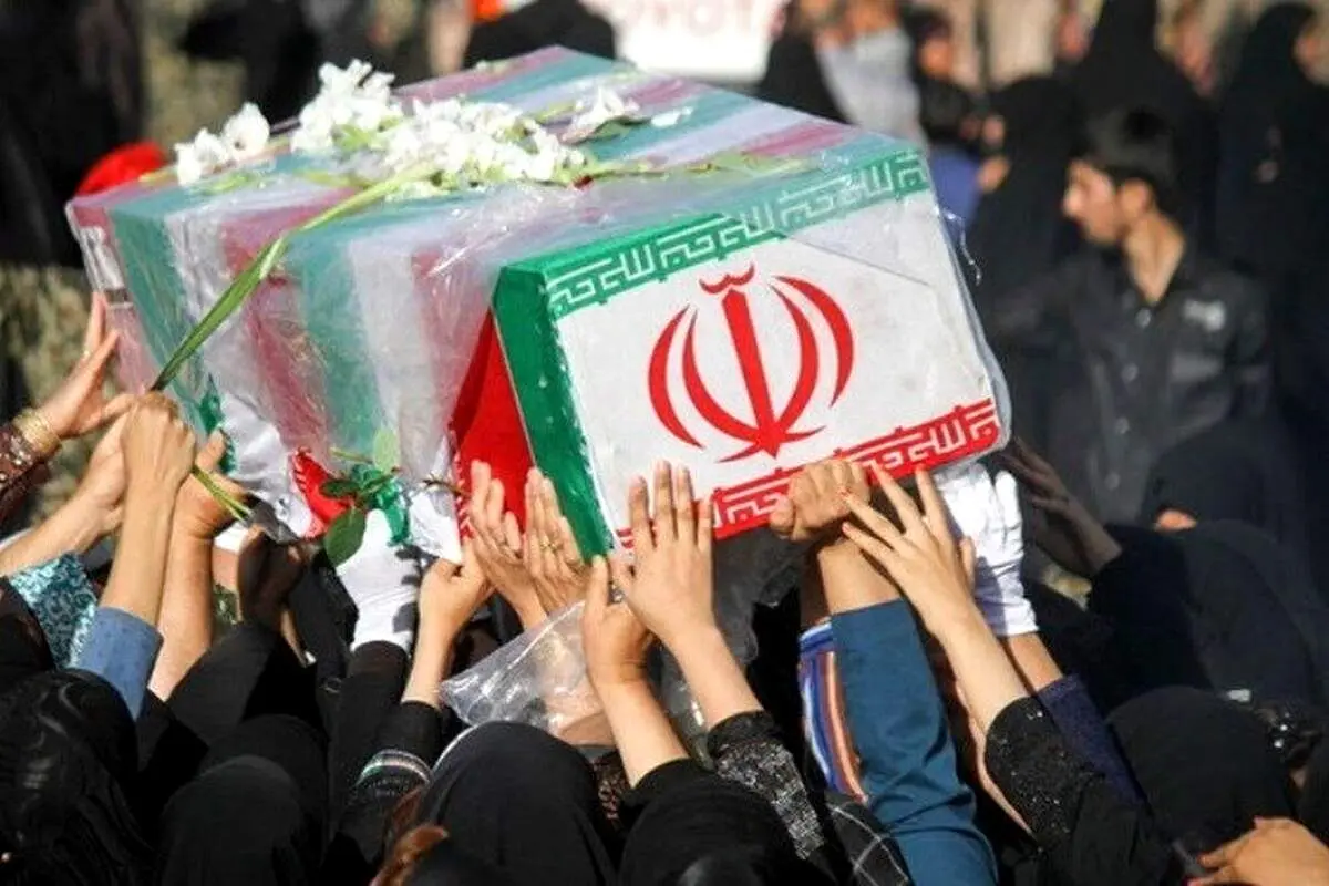 
تصویر نیروی بسیجی که بر اثر سرما به شهادت رسید
