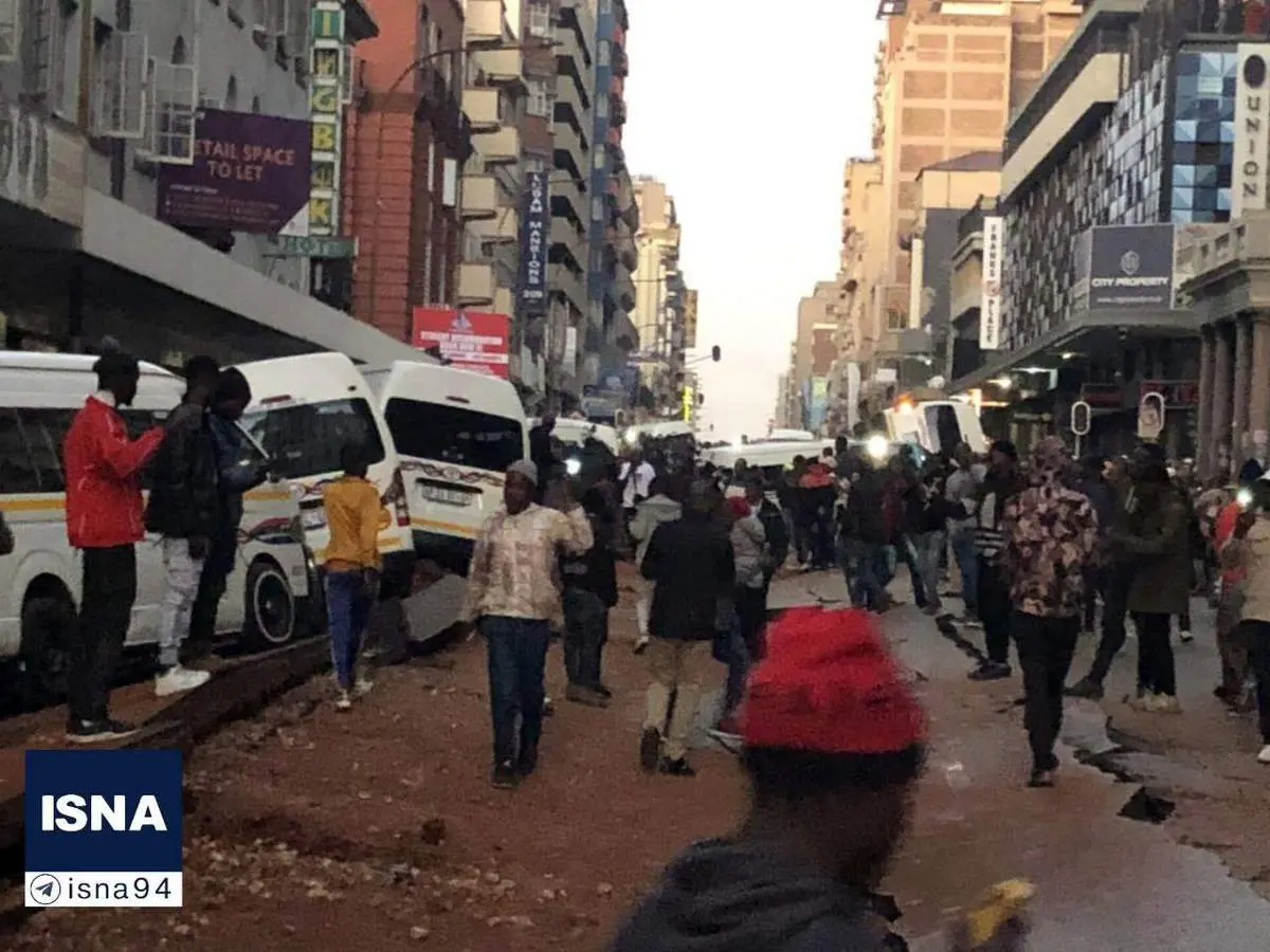 انفجار در مرکز ژوهانسبورگ/ بزرگراه شلوغ ترک خورد