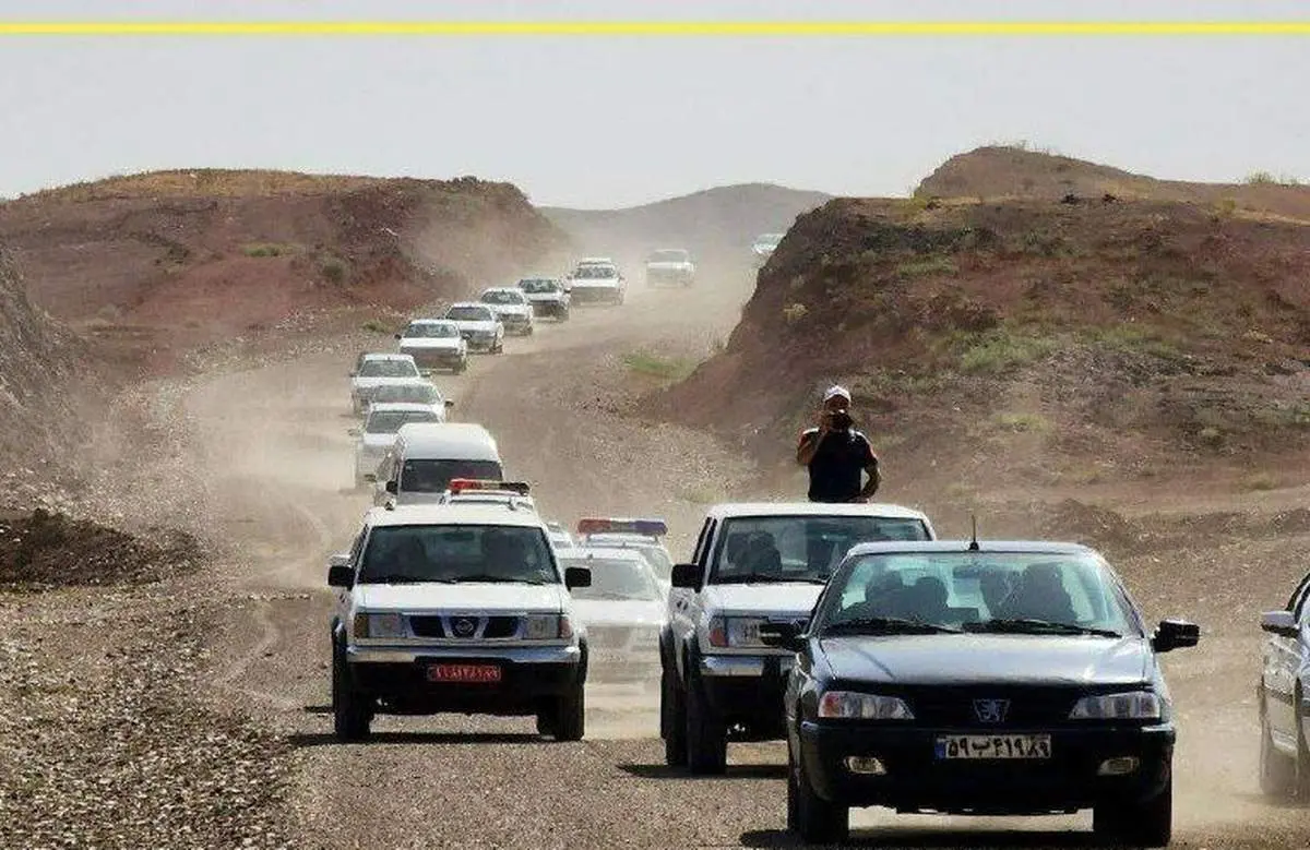 لحظه سبقت گرفتن نماینده تاکستان با پژو از ماشین فرماندار + ببینید
