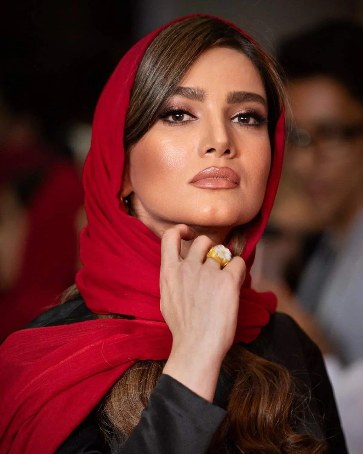  استایل خاص متین ستوده با مانتوی توری و دامن شلواری