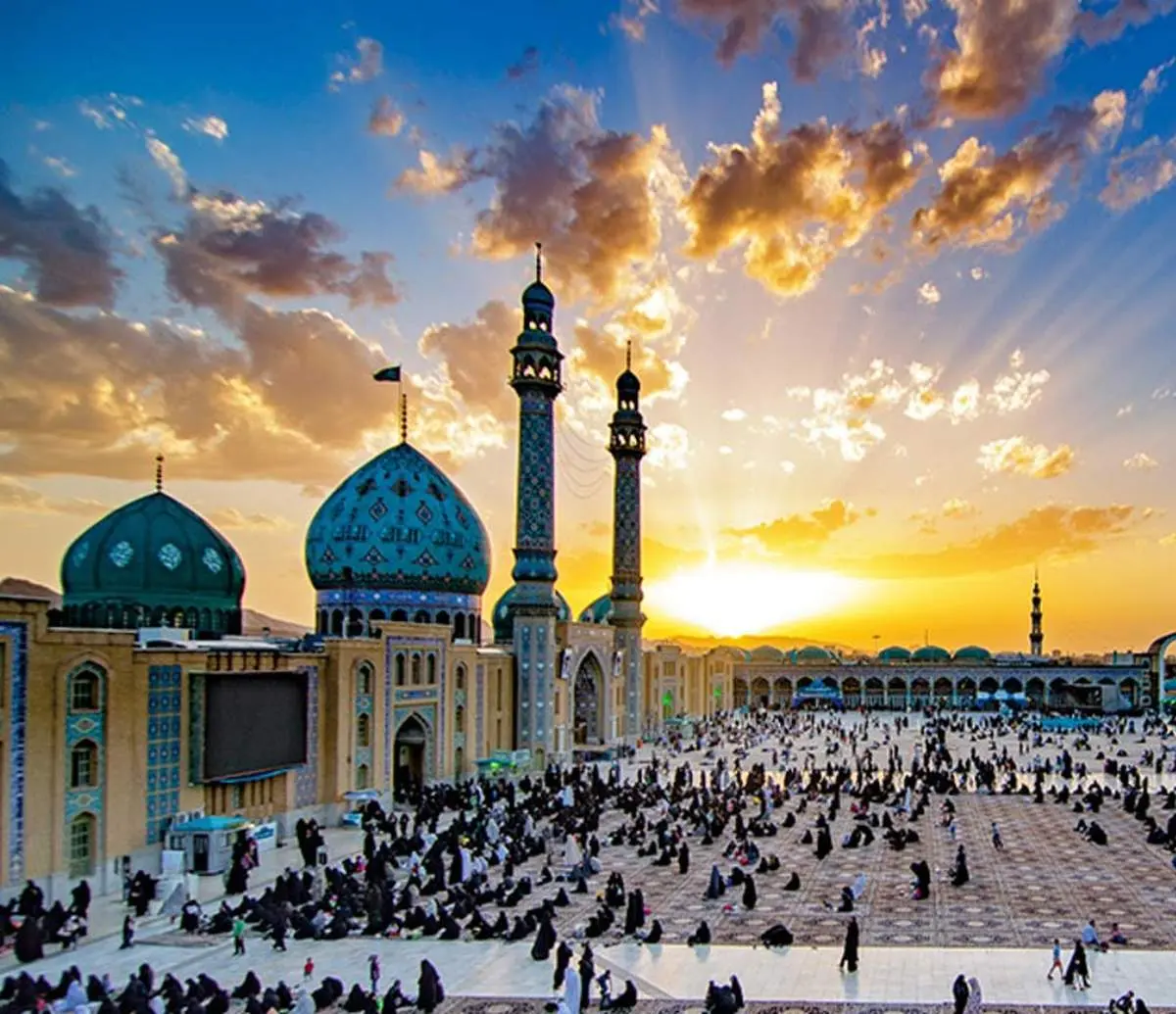 توسل به حضرت معصومه (س) برای برآورده شدن حاجات در شب ولادت