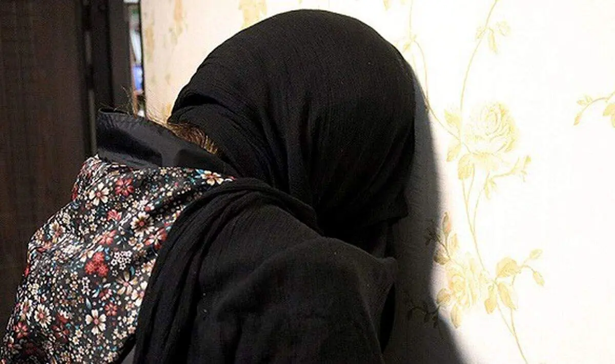 دختر جوان عفتش را در این مکان از دست داد!