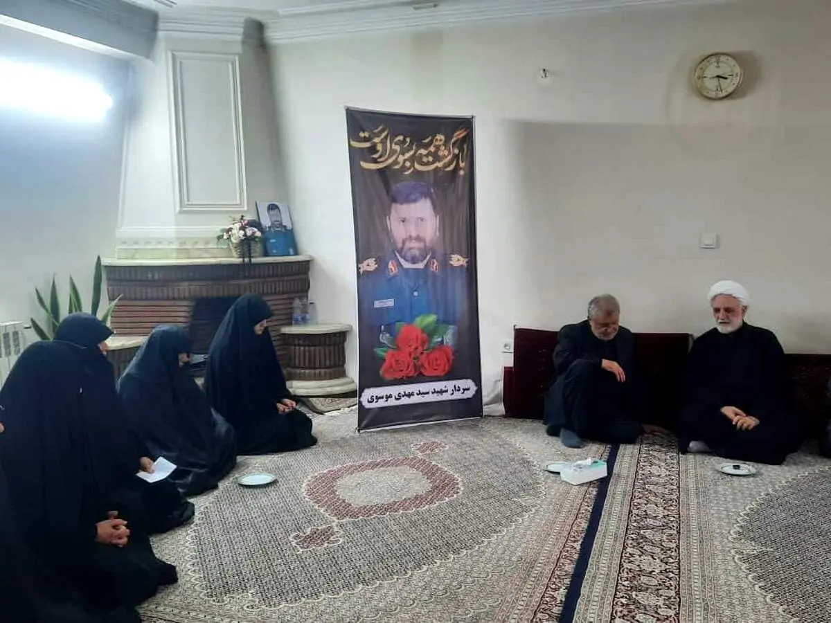 حضور رئیس قوه قضائیه در منزل رئیس تیم حفاظت رئیس‌ جمهور فقید 