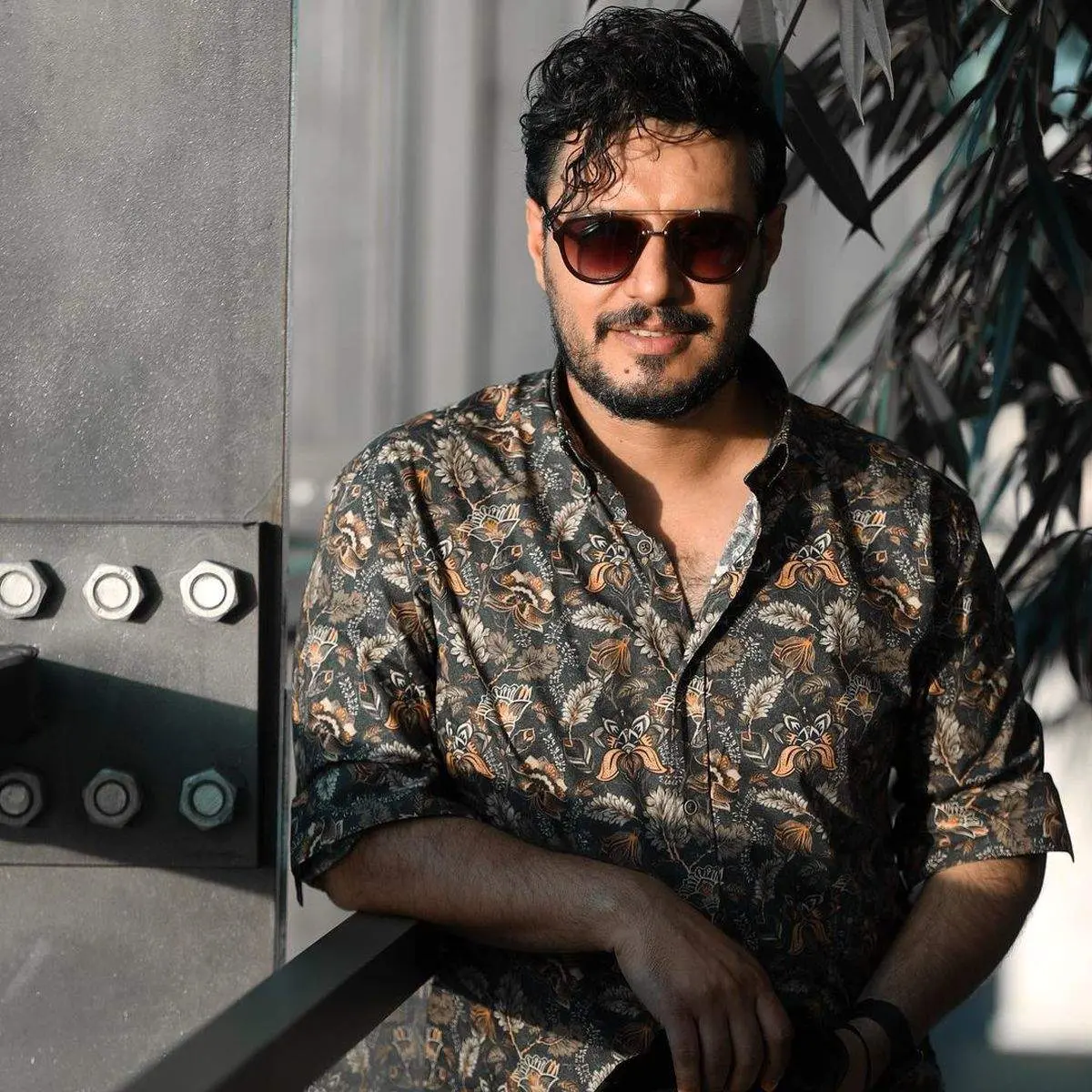  جواد عزتی در خارج از ایران از خود بی خود شد/ عکس