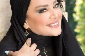 بازی بهاره رهنما و السا فیروزآذر در یک تئاتر
