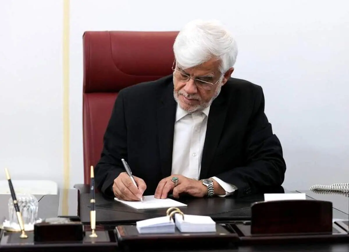 عارف: دشمن التماس می‌کند درباره تنگه هرمز مذاکره کنیم