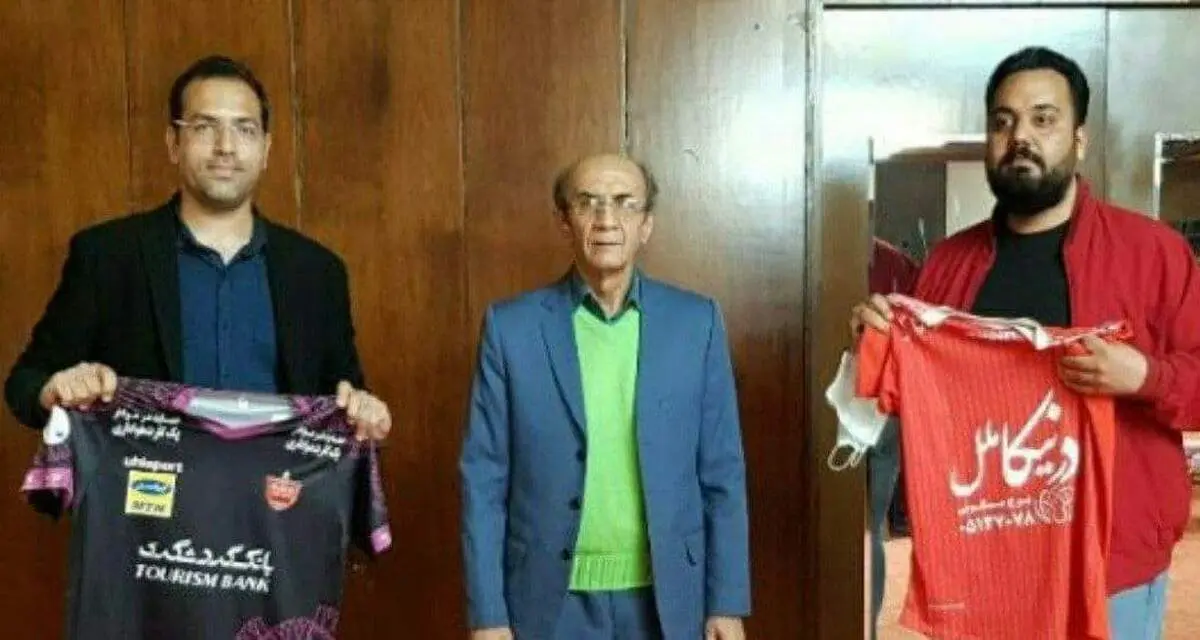 پرسپولیس با پیراهن دوم خود برابر پدیده بازی می کند