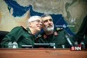 چهره خندان دو فرمانده بلندپایه سپاه در اتاق جنگ ایران + ببینید 