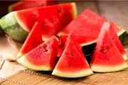 هشدار جدی؛ به این هندوانه هرگز لب نزنید!