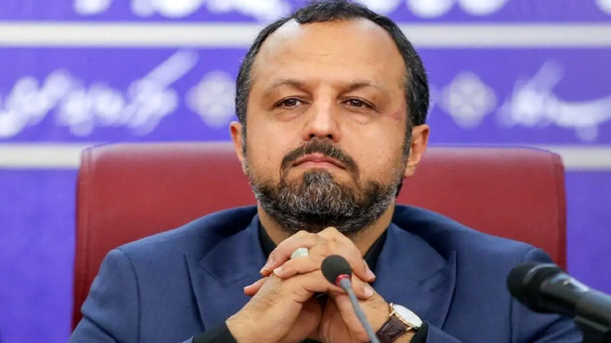 نماینده مجلس خطاب به وزیر اقتصاد: یک روز به عنوان فردی عادی در بانک حضور یابید 