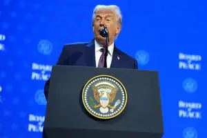 ترامپ: ایران سریعا پای میز مذاکره بیاید